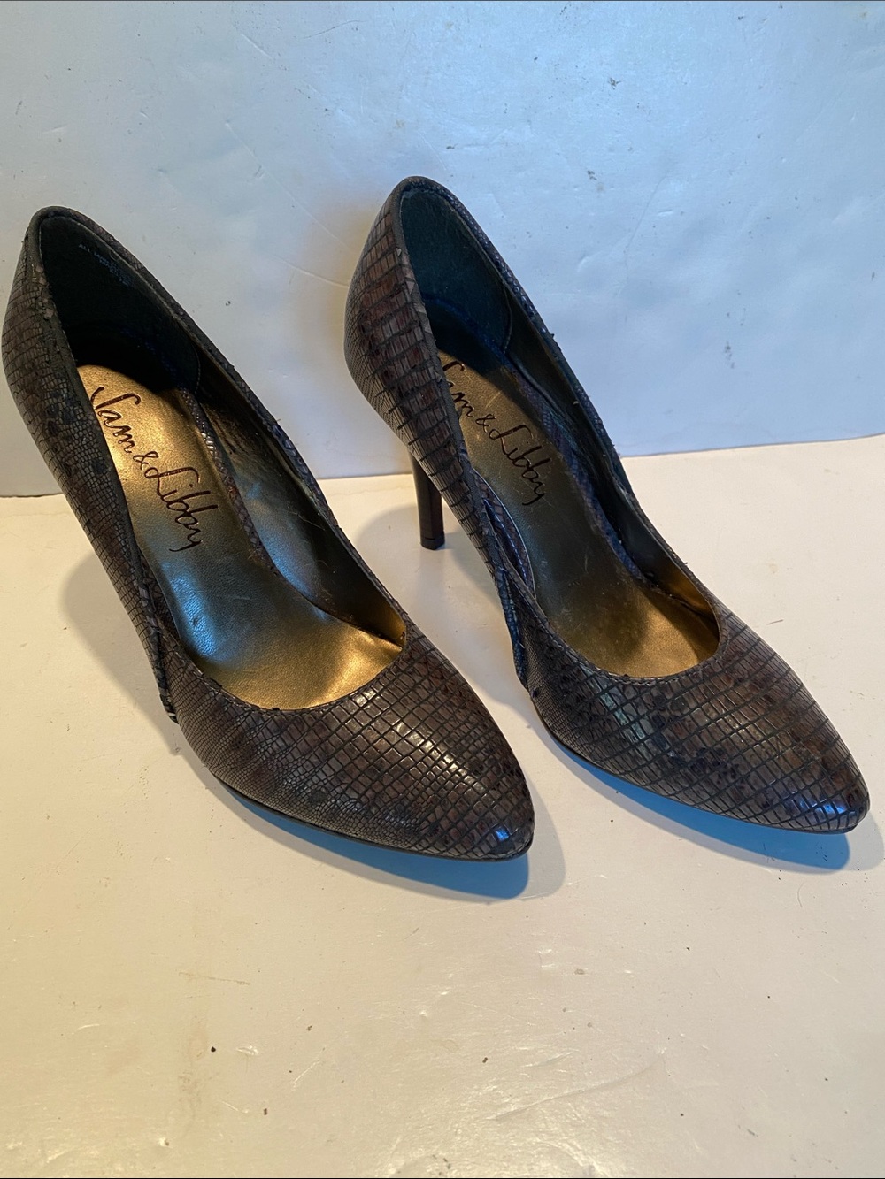 NWOT Sam & Libby Dark Brown Faux Crocodile High Heels